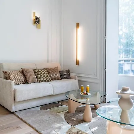 Conviviale Et Elegant 17 Parigi